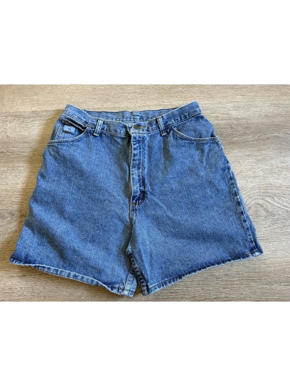 Wrangler Women denim jean shorts Size 30